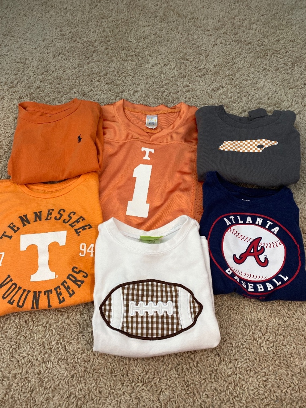 Lot of TN Vols and Atlanta braves shirts 2T-4T